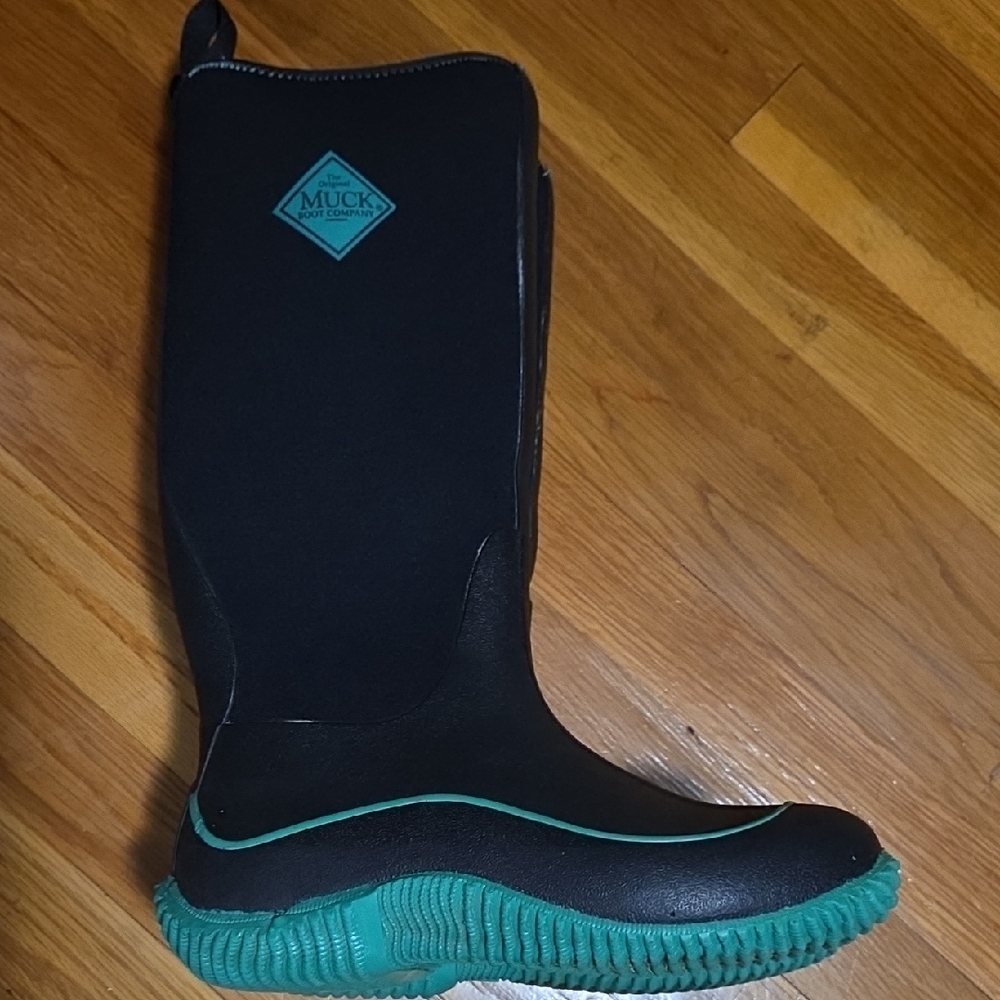 Muck Women's Black and Green Winter Boots